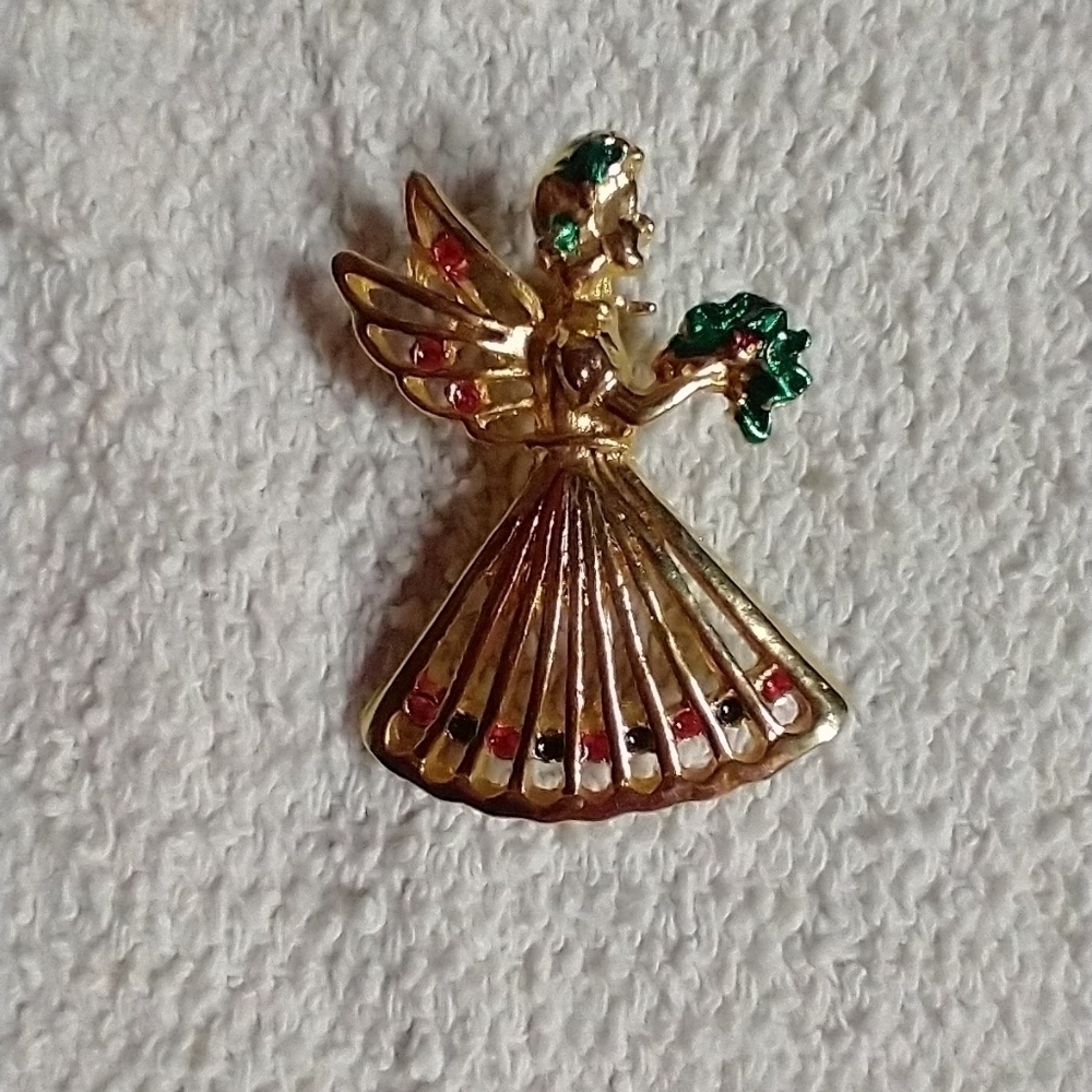 Goldtone Christmas angel 😇 brooch christian catholic religious